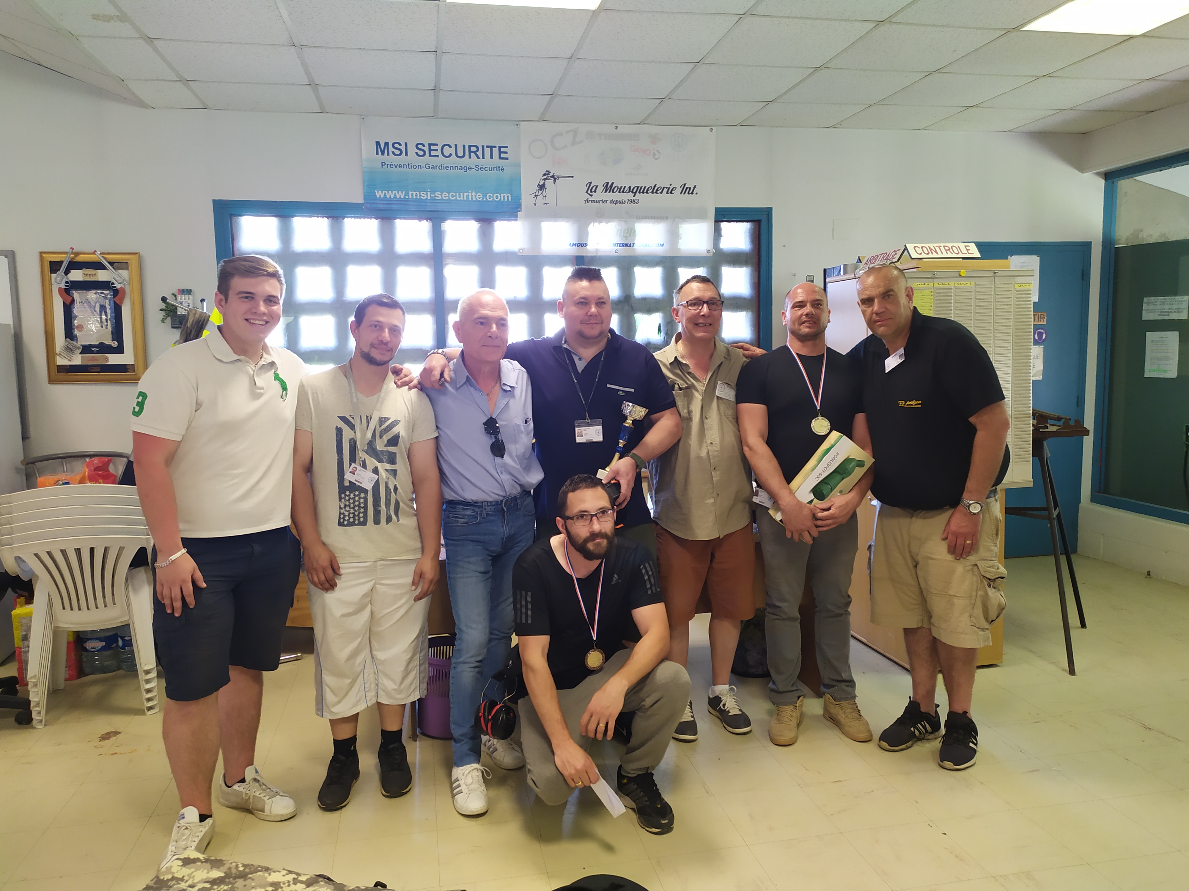 Photo des vainqueurs et des organisateurs
